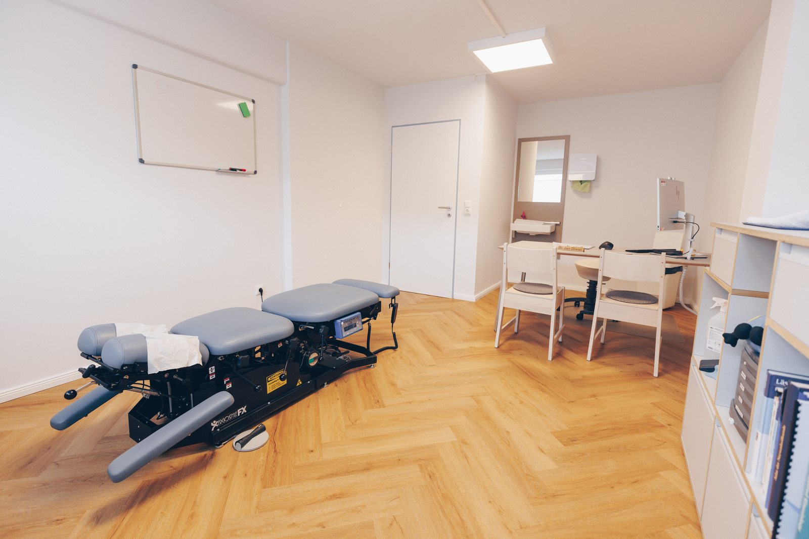Behandlungsraum der orthopädischen Praxis in Elmshorn