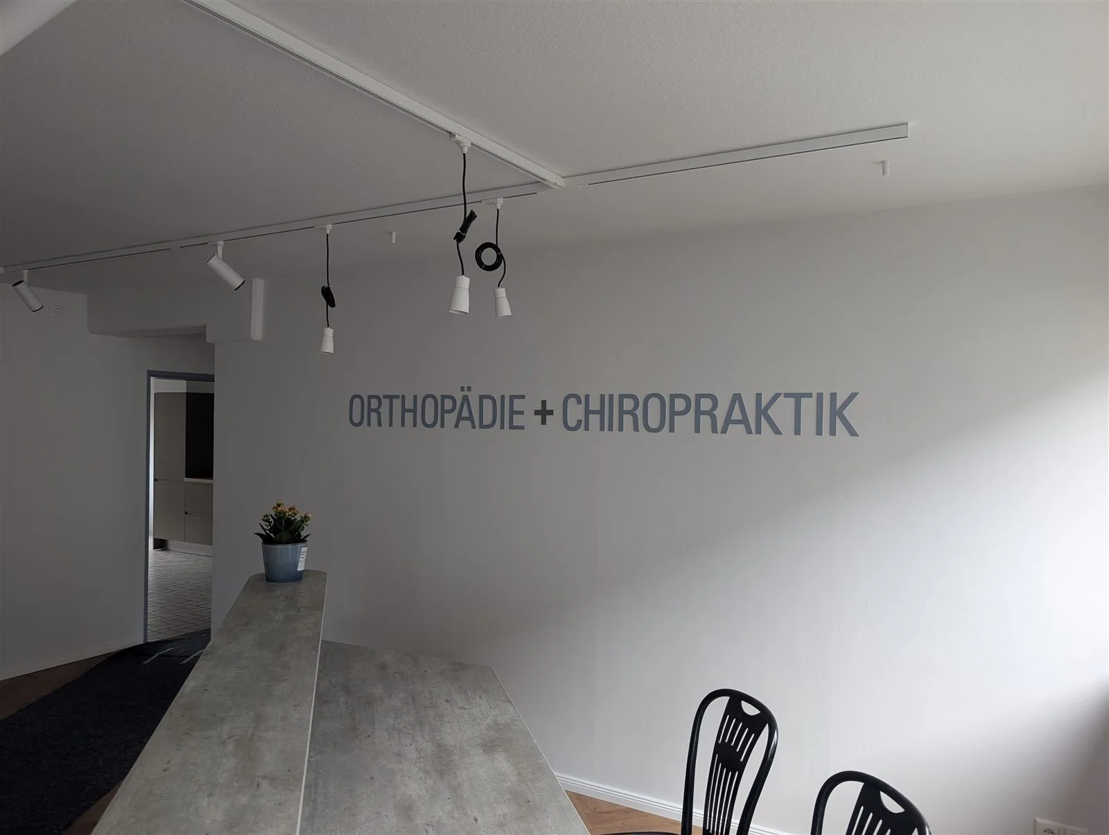 Empfang der Praxis Orthopädie und Chiropraktik in Elmshorn